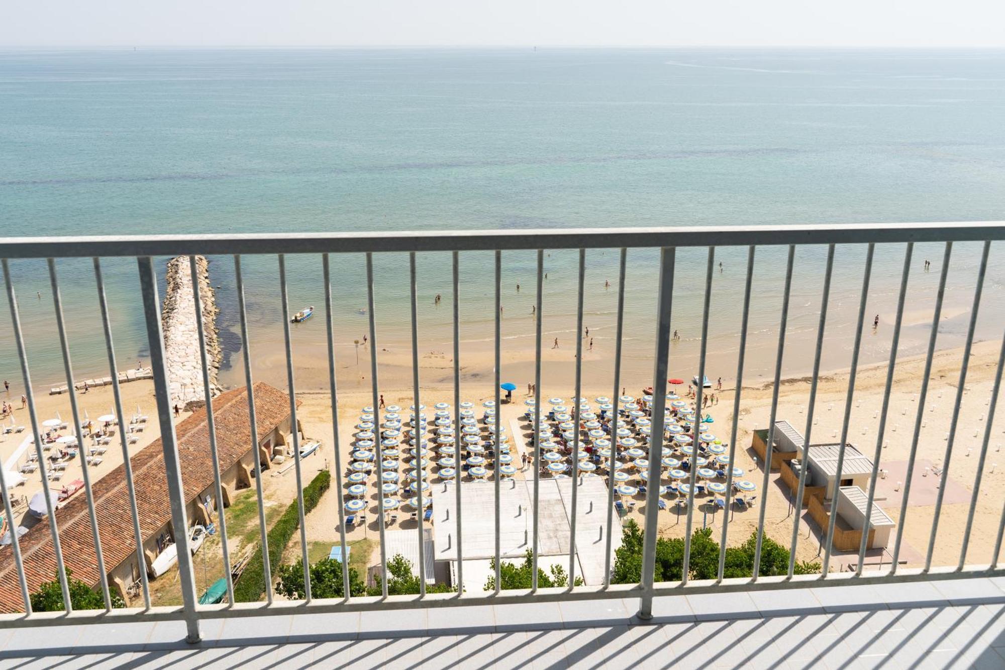 Hermitage Hotel Silvi Marina Exterior foto